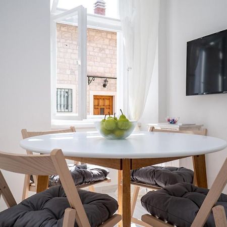 Max Suite Trogir Bagian luar foto
