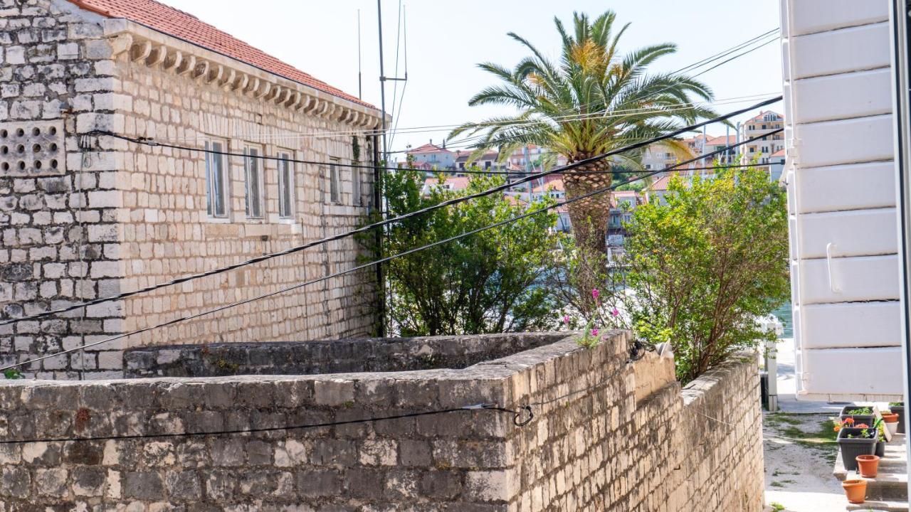 Max Suite Trogir Bagian luar foto