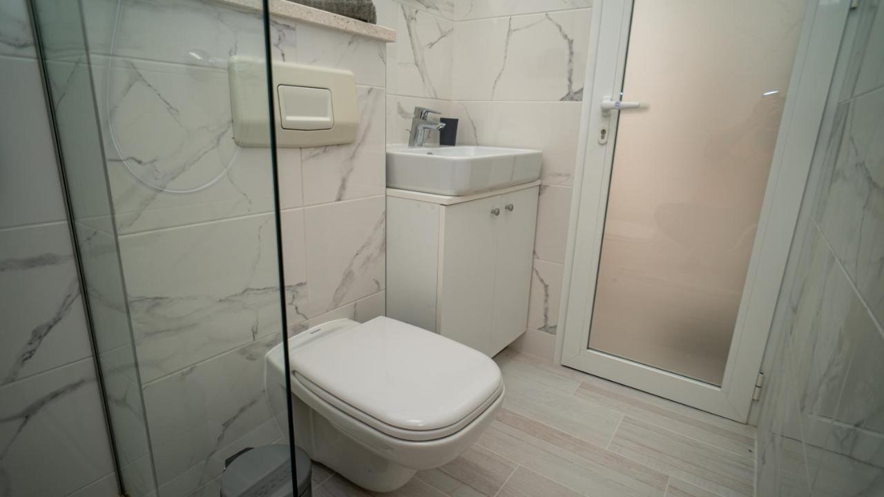 Max Suite Trogir Bagian luar foto