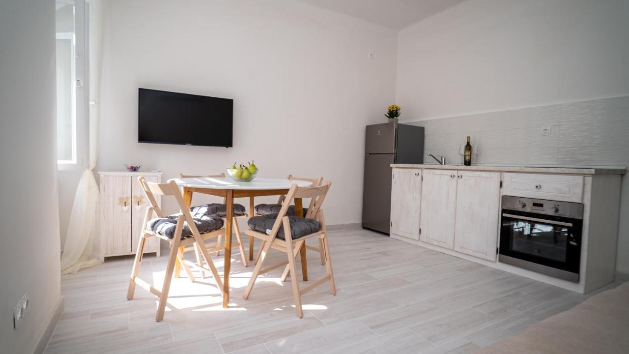 Max Suite Trogir Bagian luar foto