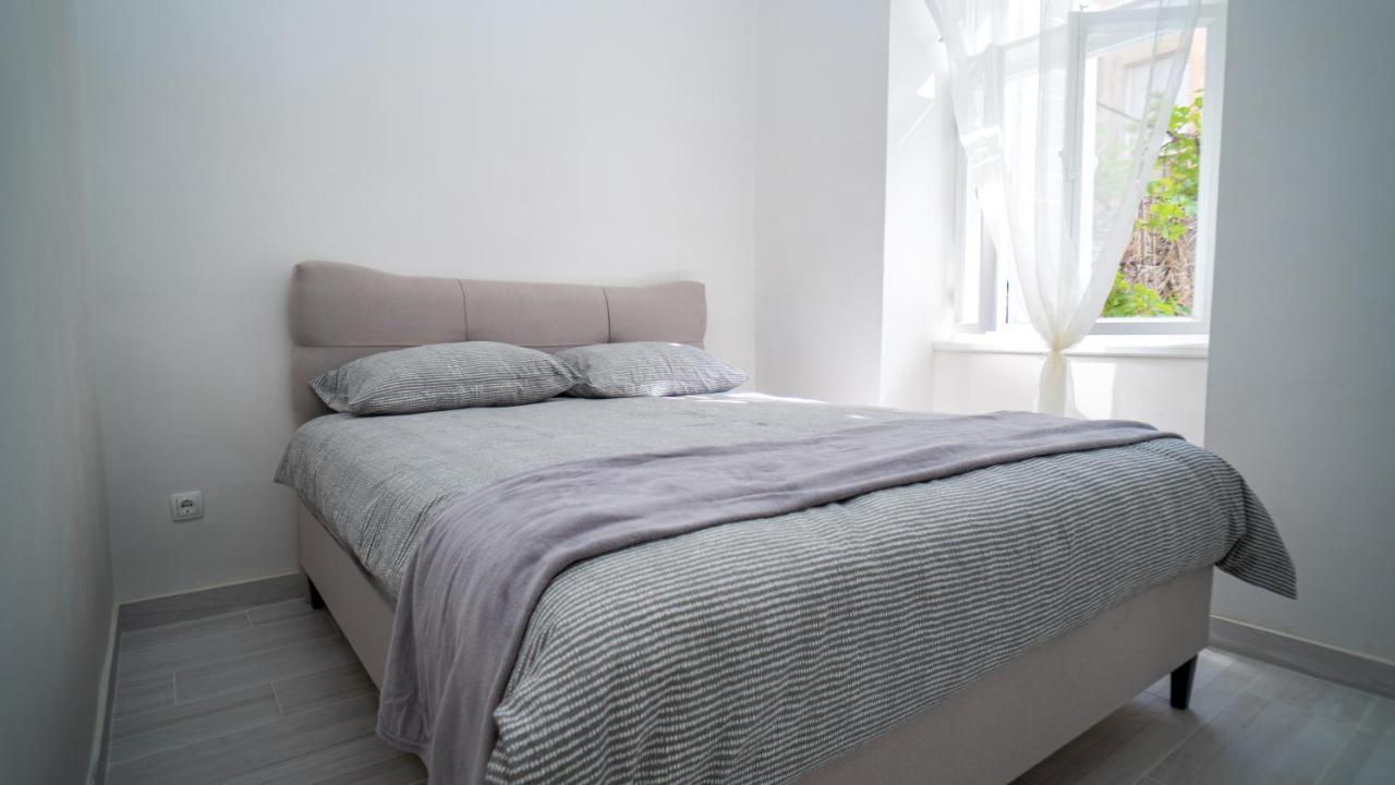 Max Suite Trogir Bagian luar foto