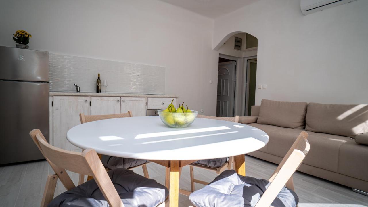 Max Suite Trogir Bagian luar foto